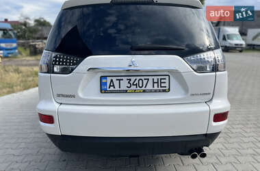 Внедорожник / Кроссовер Mitsubishi Outlander 2010 в 