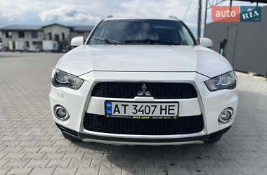 Внедорожник / Кроссовер Mitsubishi Outlander 2010 в 