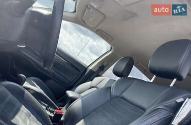 Внедорожник / Кроссовер Mitsubishi Outlander 2019 в 