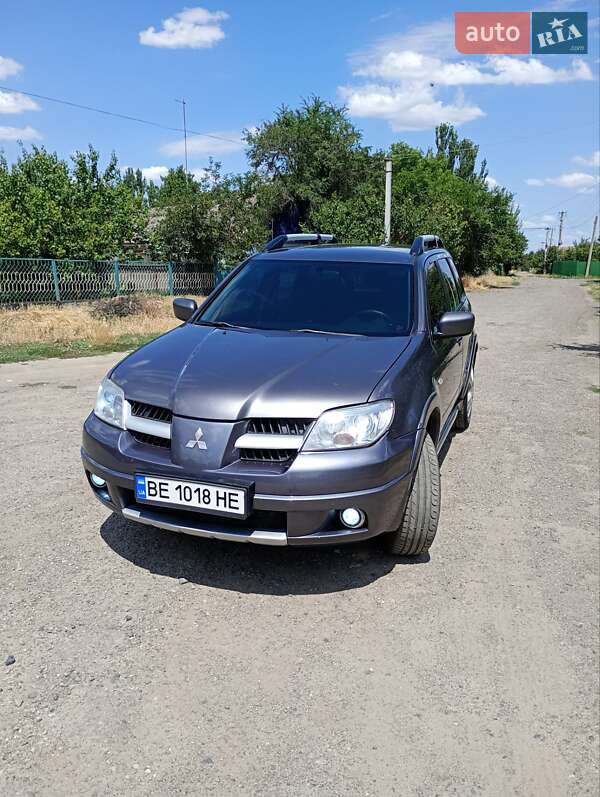 Внедорожник / Кроссовер Mitsubishi Outlander 2008 в Николаеве