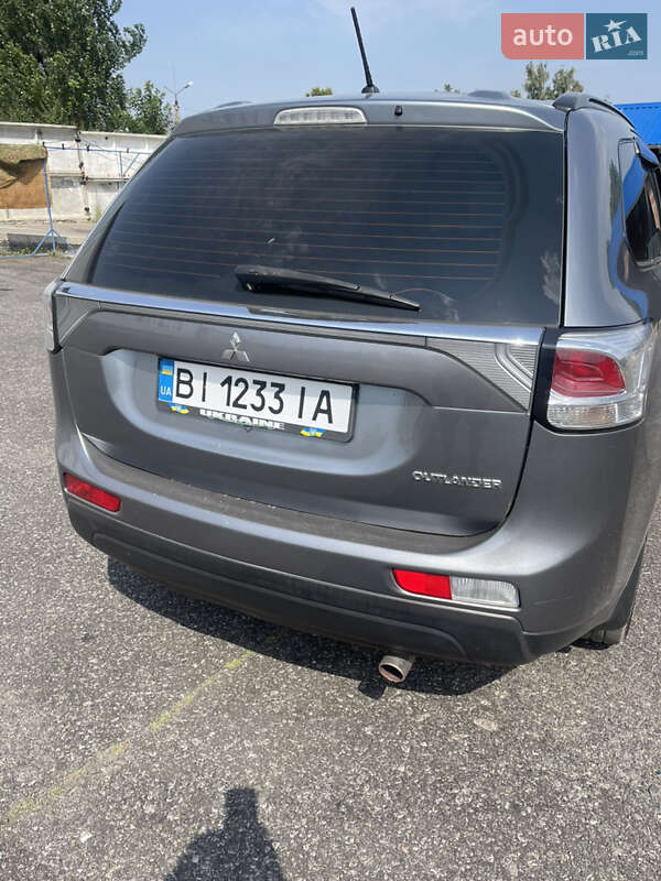 Внедорожник / Кроссовер Mitsubishi Outlander 2012 в Славянске