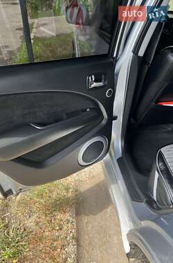 Внедорожник / Кроссовер Mitsubishi Outlander 2004 в 