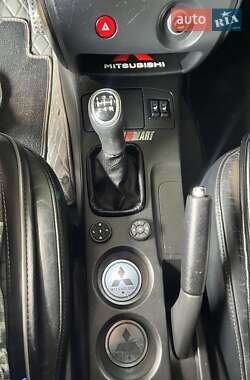 Внедорожник / Кроссовер Mitsubishi Outlander 2004 в 
