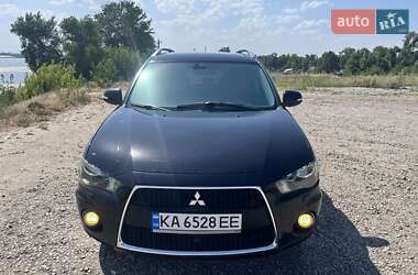 Внедорожник / Кроссовер Mitsubishi Outlander 2010 в 