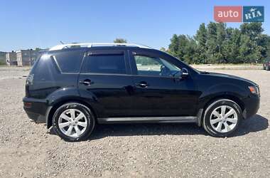 Внедорожник / Кроссовер Mitsubishi Outlander 2010 в 