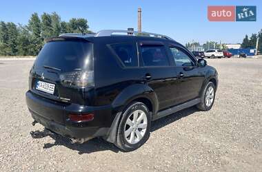 Внедорожник / Кроссовер Mitsubishi Outlander 2010 в 