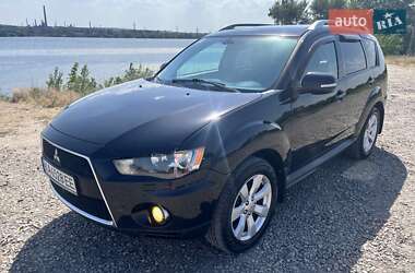 Внедорожник / Кроссовер Mitsubishi Outlander 2010 в 
