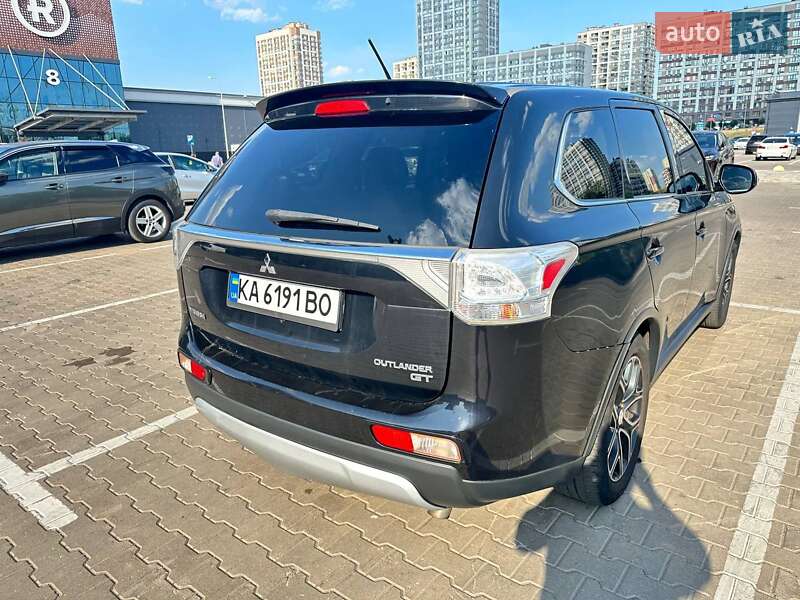 Позашляховик / Кросовер Mitsubishi Outlander 2014 в Києві