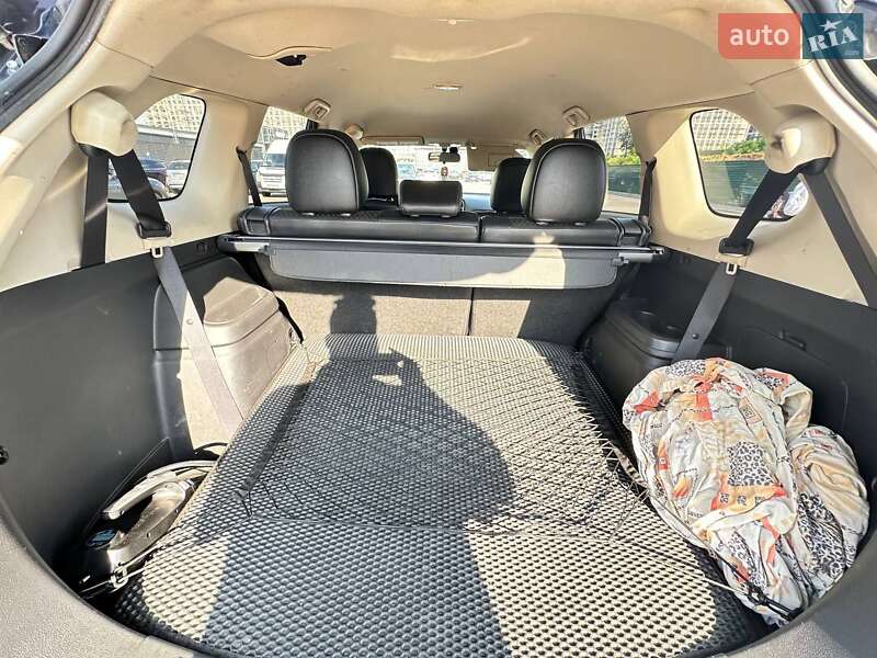 Позашляховик / Кросовер Mitsubishi Outlander 2014 в Києві