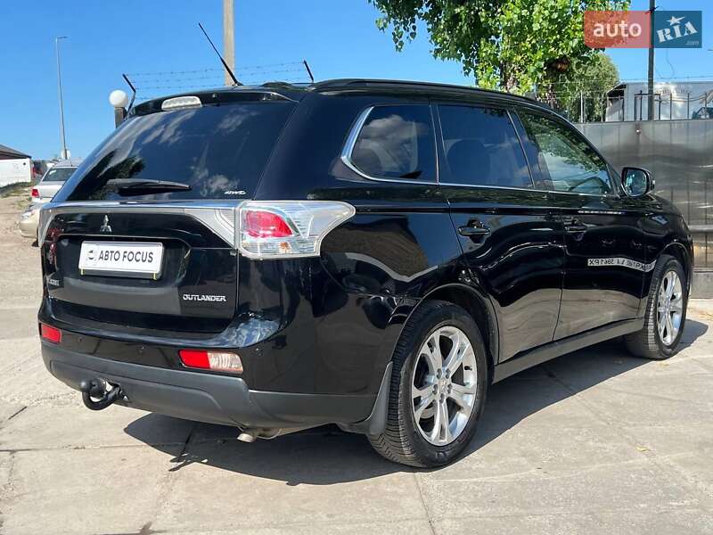 Внедорожник / Кроссовер Mitsubishi Outlander 2013 в Киеве