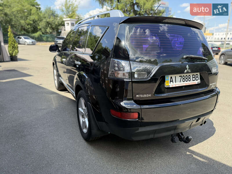 Внедорожник / Кроссовер Mitsubishi Outlander 2008 в Киеве