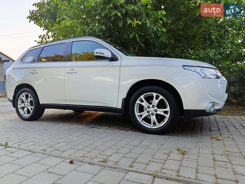 Внедорожник / Кроссовер Mitsubishi Outlander 2013 в Одессе фото Внедорожник / Кроссовер Mitsubishi Outlander 2013 в Одессе