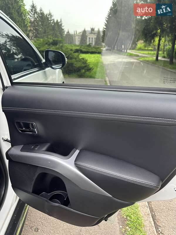 Внедорожник / Кроссовер Mitsubishi Outlander 2011 в Кривом Роге
