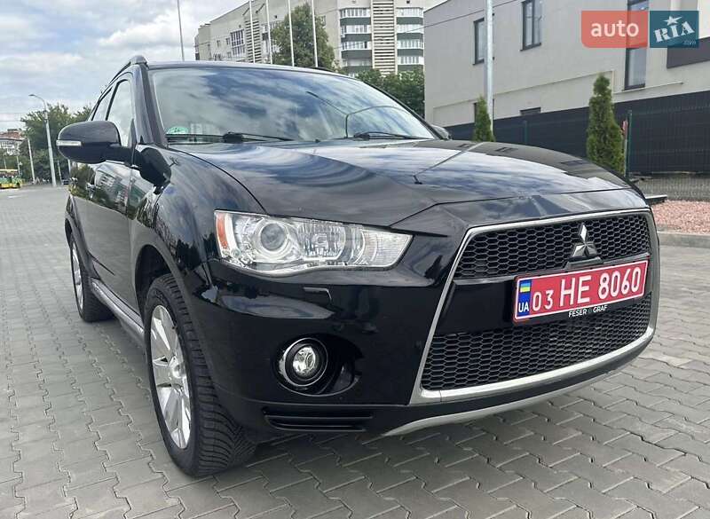 Внедорожник / Кроссовер Mitsubishi Outlander 2011 в 