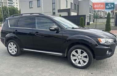 Внедорожник / Кроссовер Mitsubishi Outlander 2011 в 