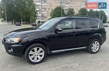 Внедорожник / Кроссовер Mitsubishi Outlander 2011 в 