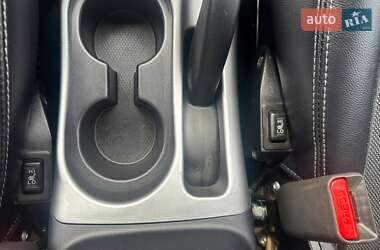 Внедорожник / Кроссовер Mitsubishi Outlander 2011 в 