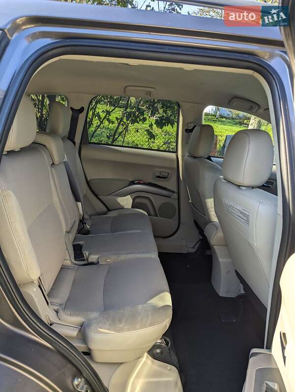 Внедорожник / Кроссовер Mitsubishi Outlander 2011 в Ровно фото 10 Внедорожник / Кроссовер Mitsubishi Outlander 2011 в Ровно