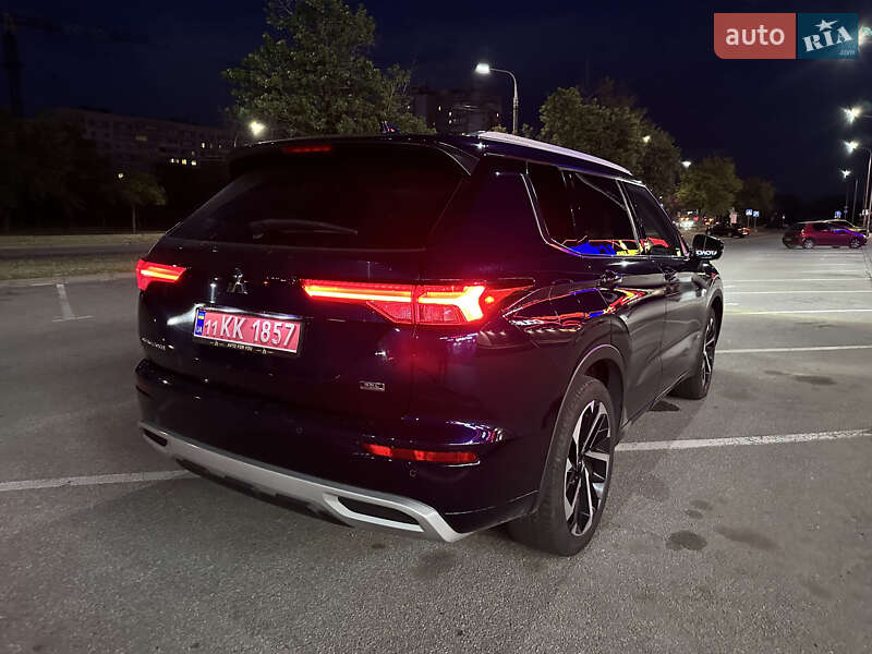 Внедорожник / Кроссовер Mitsubishi Outlander 2022 в Запорожье