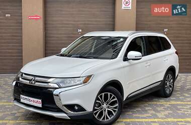 Внедорожник / Кроссовер Mitsubishi Outlander 2015 в Виннице