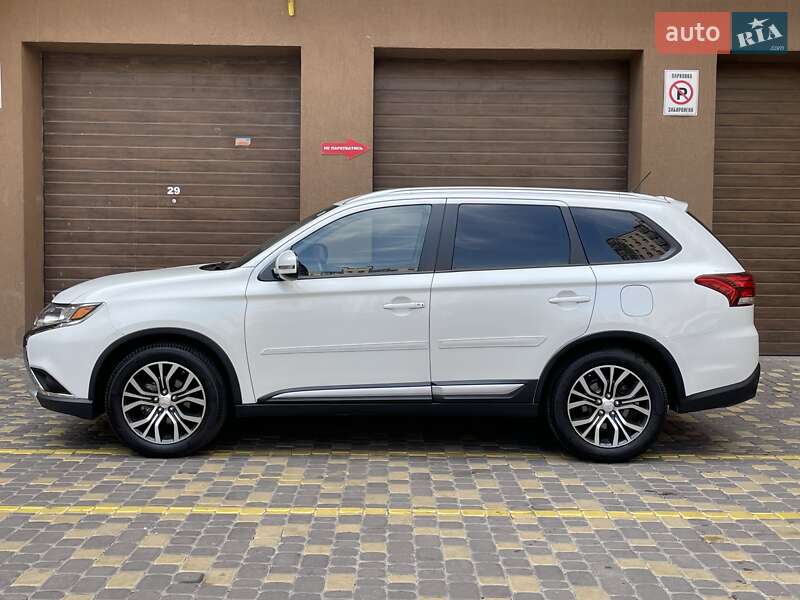 Позашляховик / Кросовер Mitsubishi Outlander 2015 в Вінниці