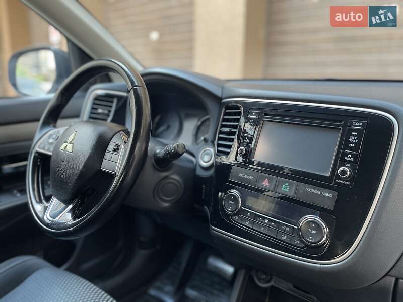 Позашляховик / Кросовер Mitsubishi Outlander 2015 в Вінниці