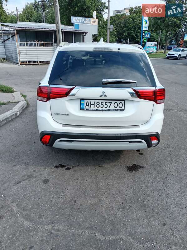 Внедорожник / Кроссовер Mitsubishi Outlander 2021 в Лубнах
