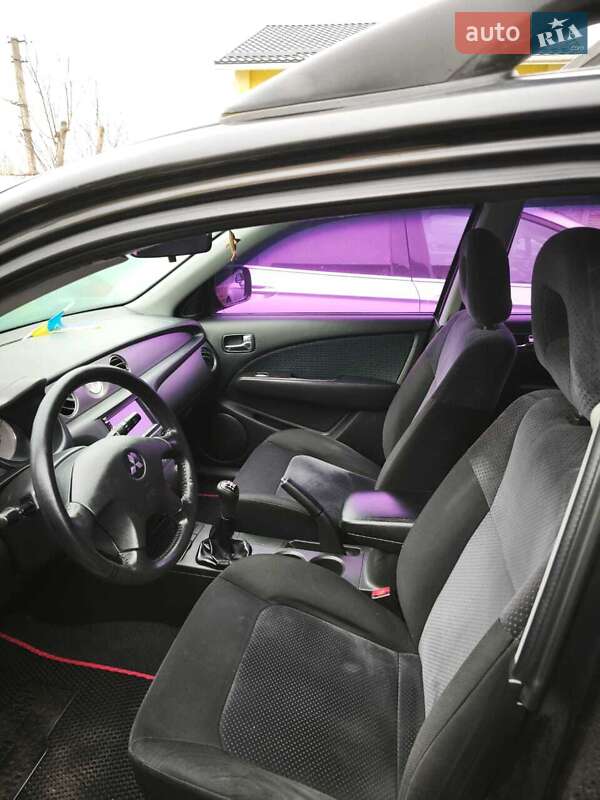 Внедорожник / Кроссовер Mitsubishi Outlander 2005 в Днепре