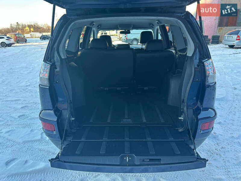 Позашляховик / Кросовер Mitsubishi Outlander 2010 в Києві
