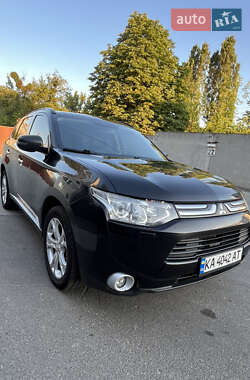 Позашляховик / Кросовер Mitsubishi Outlander 2013 в Києві