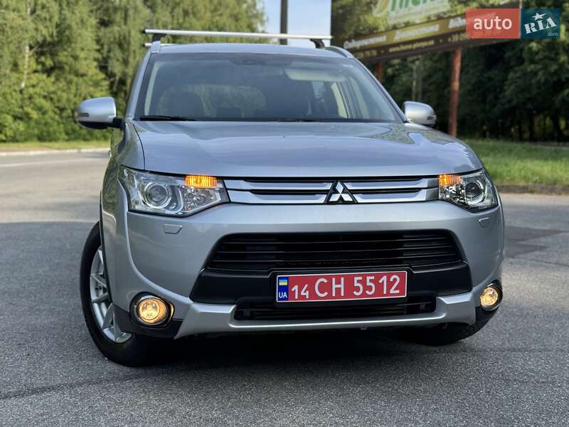 Внедорожник / Кроссовер Mitsubishi Outlander 2015 в Трускавце