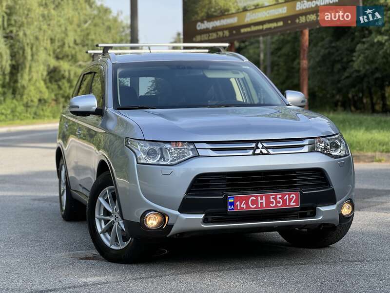 Внедорожник / Кроссовер Mitsubishi Outlander 2015 в Трускавце
