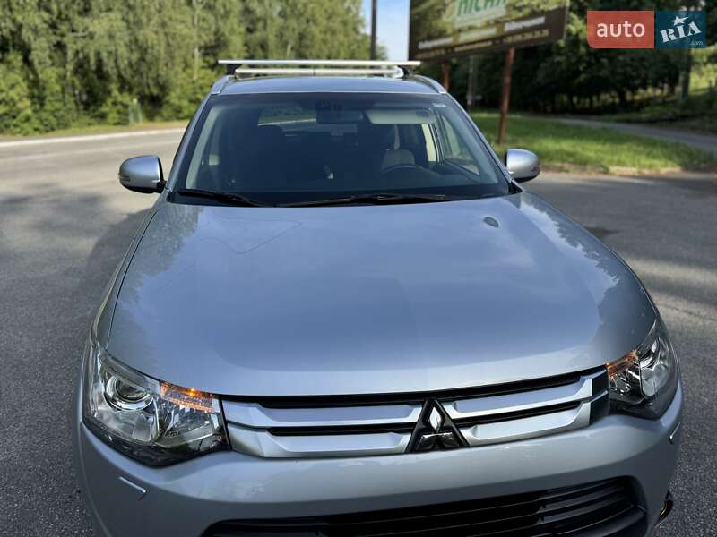 Внедорожник / Кроссовер Mitsubishi Outlander 2015 в Трускавце