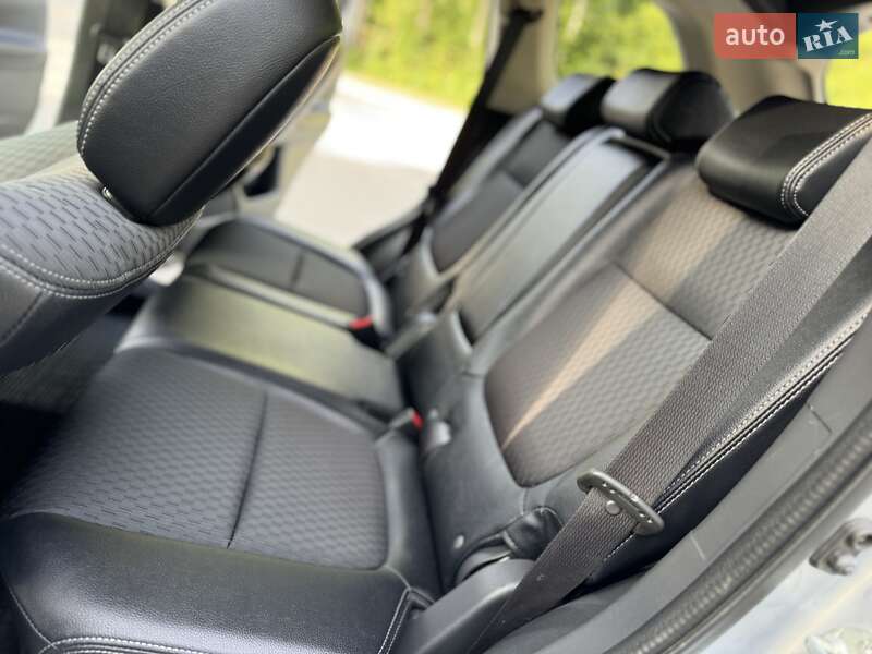 Внедорожник / Кроссовер Mitsubishi Outlander 2015 в Трускавце