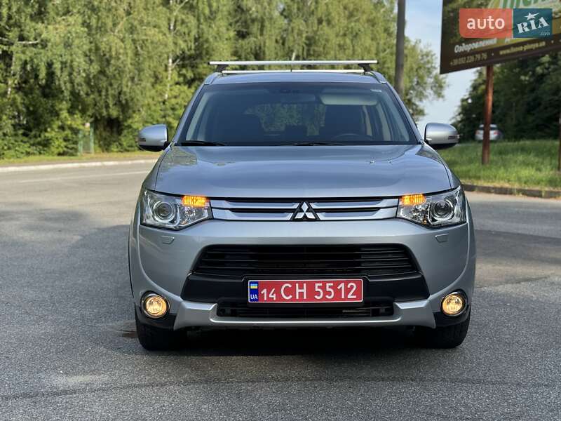 Внедорожник / Кроссовер Mitsubishi Outlander 2015 в Трускавце