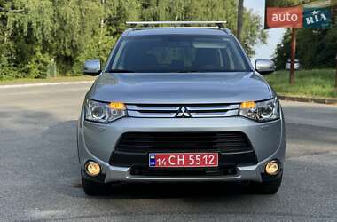 Внедорожник / Кроссовер Mitsubishi Outlander 2015 в 