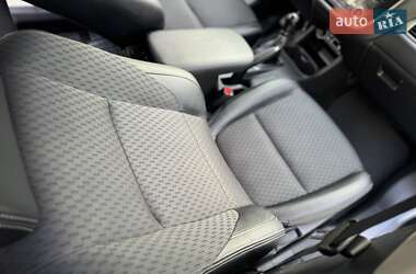 Внедорожник / Кроссовер Mitsubishi Outlander 2015 в 