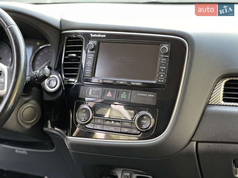 Внедорожник / Кроссовер Mitsubishi Outlander 2015 в Трускавце