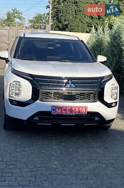 Внедорожник / Кроссовер Mitsubishi Outlander 2023 в Днепре