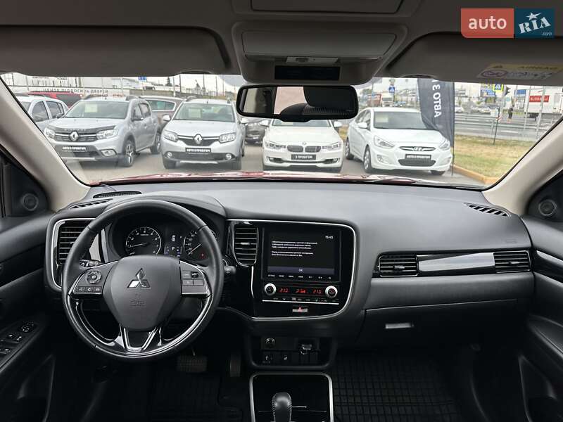 Внедорожник / Кроссовер Mitsubishi Outlander 2020 в Киеве