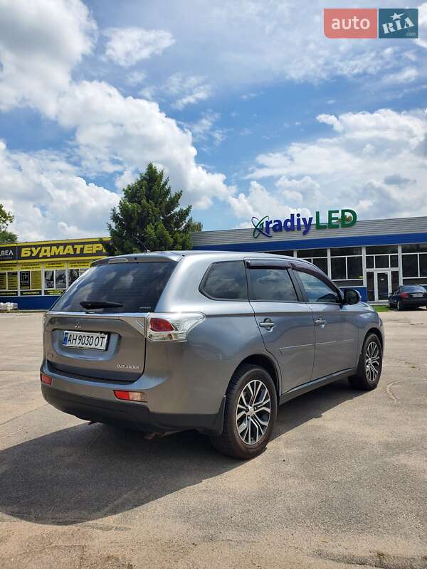 Внедорожник / Кроссовер Mitsubishi Outlander 2013 в Кропивницком