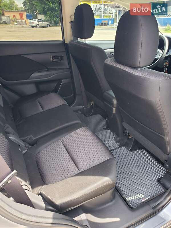 Внедорожник / Кроссовер Mitsubishi Outlander 2013 в Кропивницком