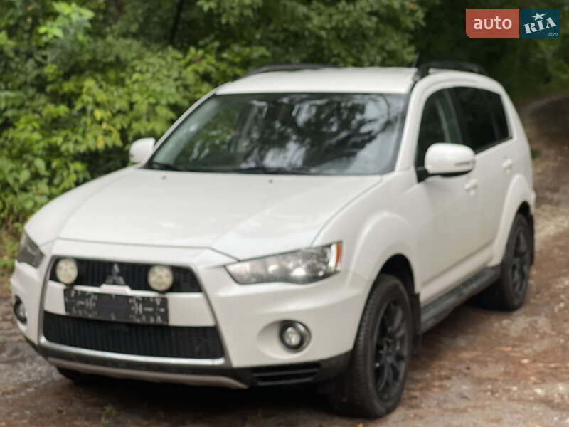 Mitsubishi Outlander 2012