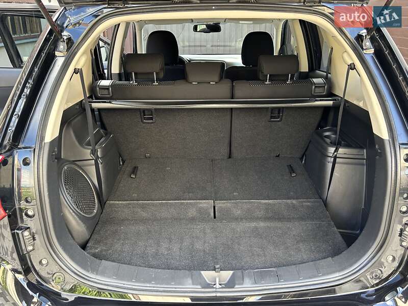 Внедорожник / Кроссовер Mitsubishi Outlander 2015 в Ровно