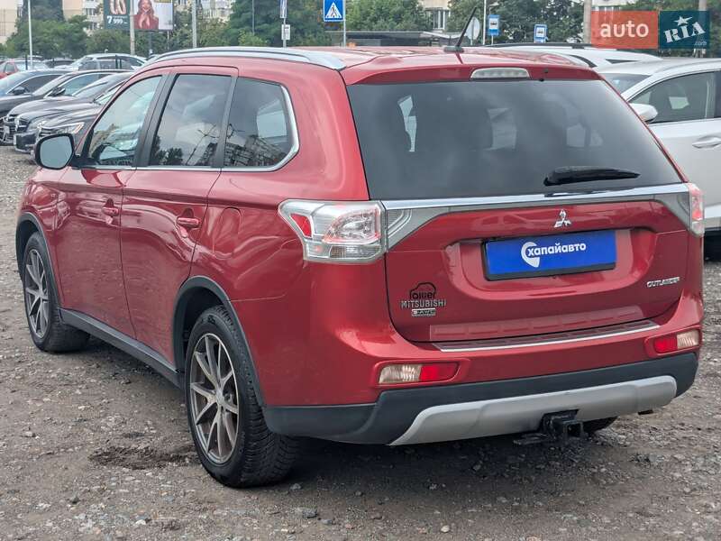 Внедорожник / Кроссовер Mitsubishi Outlander 2014 в Киеве