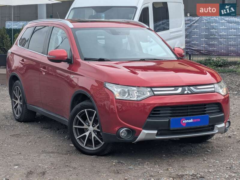 Внедорожник / Кроссовер Mitsubishi Outlander 2014 в Киеве
