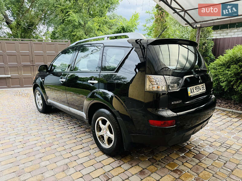 Внедорожник / Кроссовер Mitsubishi Outlander 2008 в 