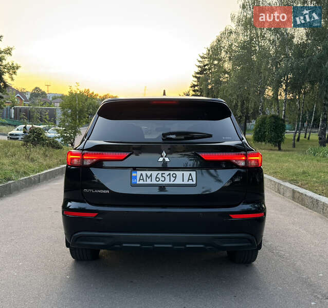 Внедорожник / Кроссовер Mitsubishi Outlander 2022 в Житомире