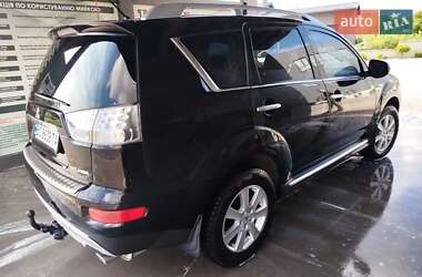 Внедорожник / Кроссовер Mitsubishi Outlander 2010 в 