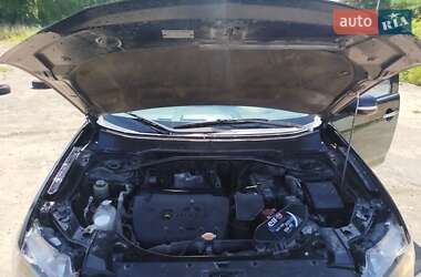 Внедорожник / Кроссовер Mitsubishi Outlander 2010 в 